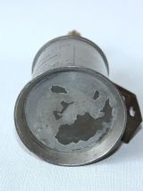 Lampe à essence Gratieux Paris avec sa cloche en verre. 