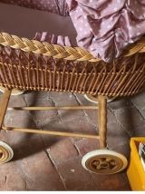 Berceau en rotin vintage