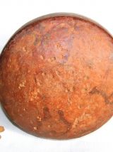 Récipient en terre d'Afrique à long col avec déco géomètriqu