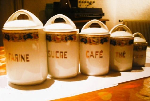 Pots à épices anciens vintage