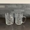 2 mugs en verre ciselé 