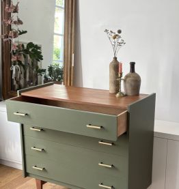Commode vintage