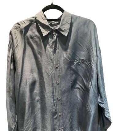 Chemise en soie bleu marine 