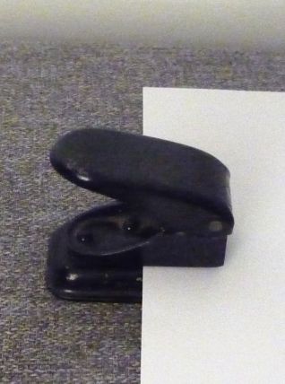 Perforatrice à Papier 1 Trou en Métal Noir Vintage   