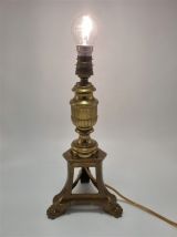 Pied de lampe à pattes de lion