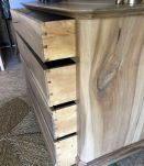 Commode ancienne en noyer 