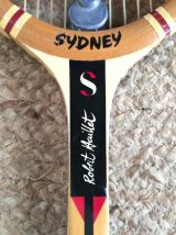 Ancienne raquette de tennis en bois Sydney (Robert Haillet) 