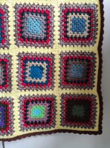 Couverture Granny crochetée à la main (135 x 100 cm) Années 