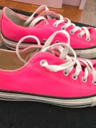 Converse rose 