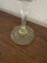 2 grands verres à pied  tulipe en cristal .