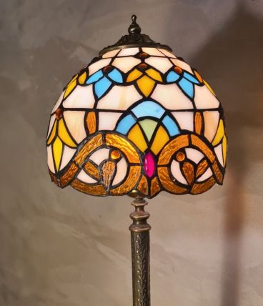  lampe, pied bronze ciselé 19e siècle ,et jolie abat jour vi