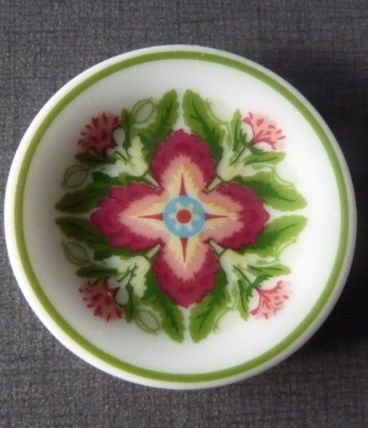 NEUVE - Fève estampillée 2026 en porcelaine, Bernardaud