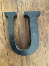 Lettres en bois de decoration.