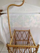 Magnifique berceau de poupée vintage en rotin – Années 70