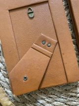 Paire petits cadres photos vintage en cuir marron.