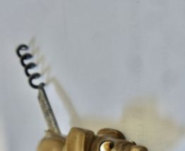 Ancien tire bouchon chien bakelite