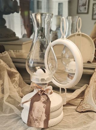 Lampe à pétrole Blanche réserver uniquement à la déco