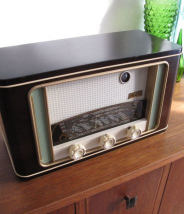 TSF Integra années 40 transformée en enceinte  bluetooth