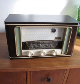 TSF Integra années 40 transformée en enceinte  bluetooth