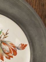 Assiette porcelaine et étain décorative et murale.