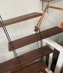 Etagère vintage asymétrique en bois foncé et métal noir
