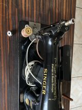 machine à coudre SINGER d’origine avec son meuble complet et