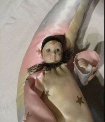 Pierrot a suspendre --croissant de lune 