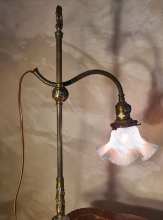 lampe art nouveau ancienne 1890 a 1910 avec verre  dentelle 
