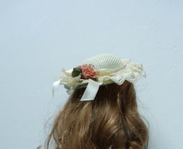 Poupée de porcelaine N°1 robe bleue fleurie