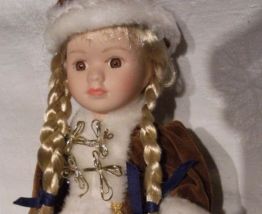 poupée porcelaine - tenue hivernale