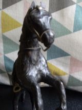 cheval cuir decoratif 
