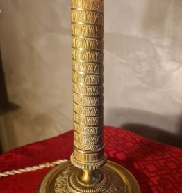 lampe laiton colonne laiton travaillé1880 avec dome verre ta