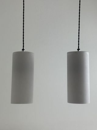 PAIRE D’ANCIENNES SUSPENSIONS EN OPALINE 1970 VINTAGE 