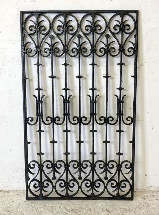 Grille ancienne en fonte 