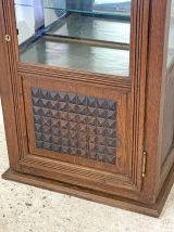 Vitrine brutaliste 1950