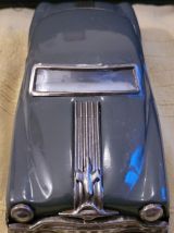 Voiture en tôle Pontiac Chieftain Minister Delux Amar Toys