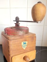 Moulin à café manuel de marque Peugeot Frères, 