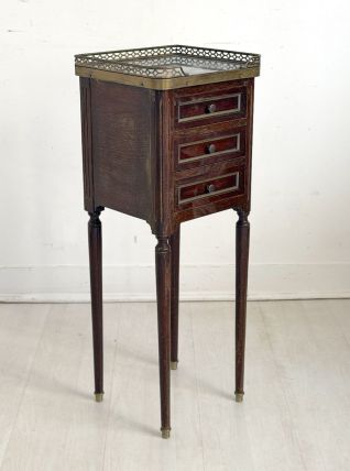 Petit chevet de style Louis XVI