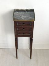 Petit chevet de style Louis XVI