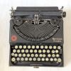 Machine à écrire ancienne Remington Portable Modèle 1 vintag