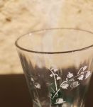 Lot de 10 verres forme gobelet motif muguet