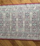 Petit tapis moyen orient vintage