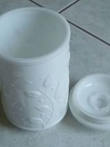 pot opaline blanc , vintage