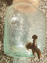 fontaine en verre  bullé avec robinet, vintage