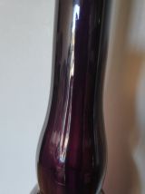 carafe violet foncé avec bouchon flamme