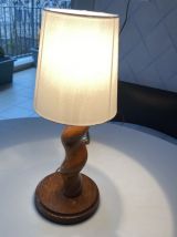 Lampe en bois brutaliste