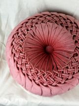 Grand coussin rond en velour rose - années 60 - art populair