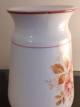 Vase En Opaline.