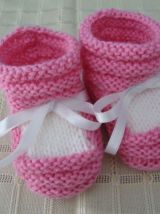 Robe et chaussons assortis bébé 3/ mois tricotés main