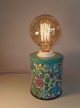 Lampe vintage chevet salon bureau boîte en fer "Fleur bleue"